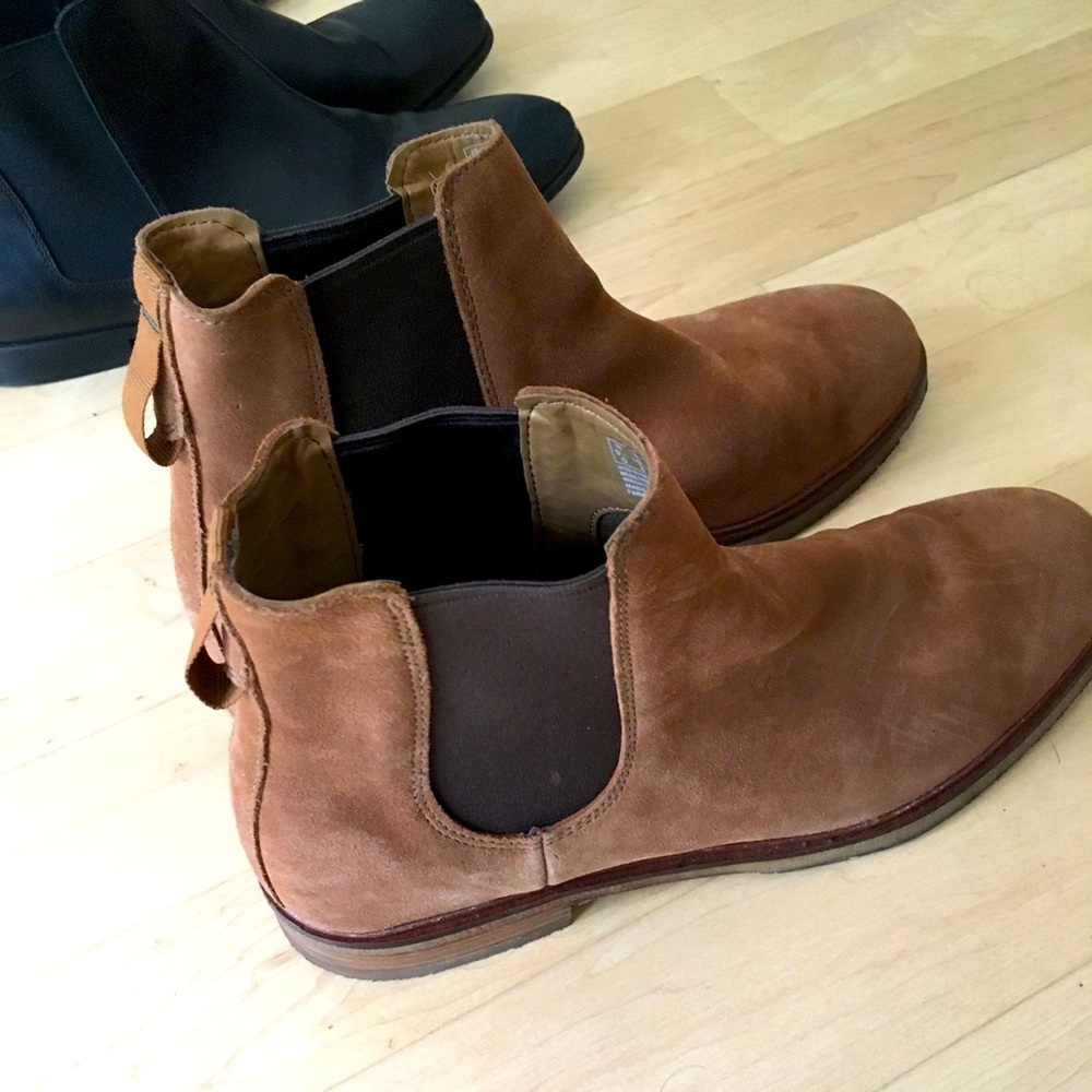 Clarkdale Hall Cognac Suede chelsea boots
